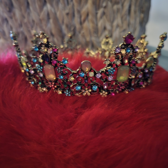 Tiara - Picture 3 of 7